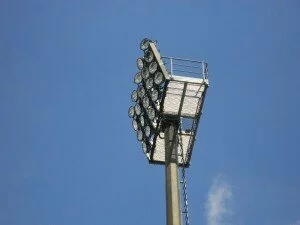 Flutlichtmasten im Stadion der Freundschaft